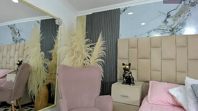 cloesummerr  online show from February 23, 12:50 pm