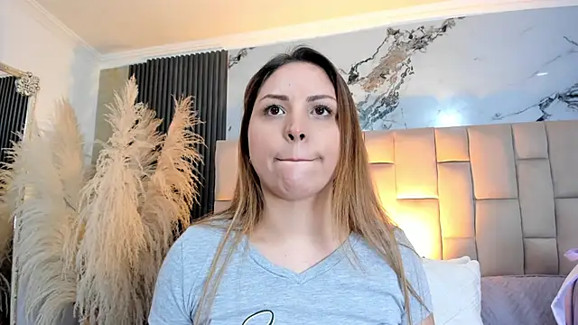 cloesummerr  online show from April 20, 2:07 pm