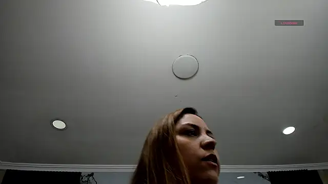 cloesummerr  online show from April 13, 12:42 pm