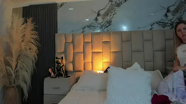 cloesummerr  online show from March 10, 12:53 pm