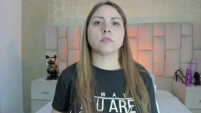 cloesummerr  online show from October 31, 1:08 pm