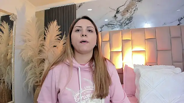 cloesummerr  online show from March 11, 1:38 pm