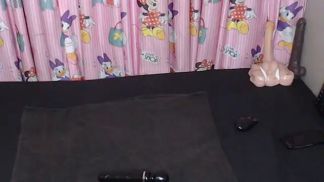 TrishahXo online show from June 23, 7:23 pm