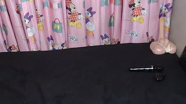 TrishahXo online show from June 1, 7:24 pm