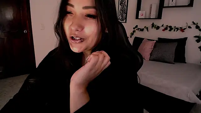 Snapshot of Mia_1120 chatting on October 10, 2:29 pm Mia 1120 online show from October 10, 2:29 pm
