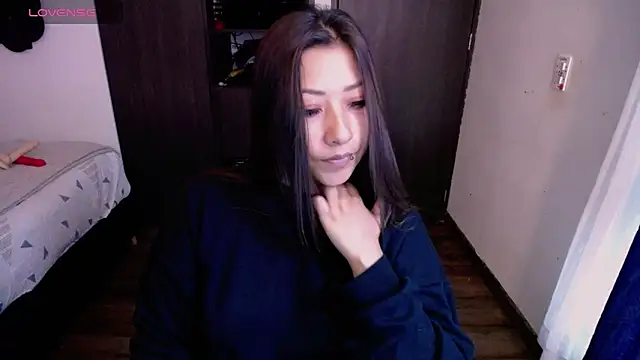 Mia 1120 online show from May 13, 2:35 pm