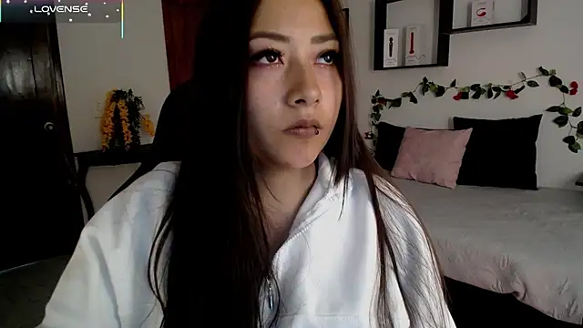 Mia 1120 online show from November 4, 8:23 pm