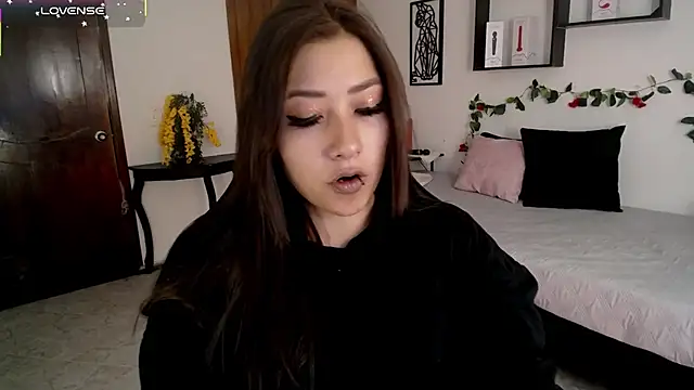 Mia 1120 online show from October 30, 7:55 pm