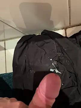 Snapshot of Syrocc chatting on November 30, 10:32 pm Syrocc online show from November 30, 10:32 pm