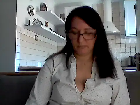 Snapshot of Elena48324 chatting on May 24, 10:48 am Elena48324 online show from May 24, 10:48 am