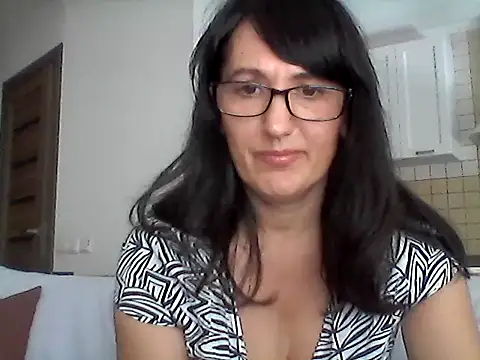 Snapshot of Elena48324 chatting on July 11, 3:01 pm Elena48324 online show from July 11, 3:01 pm