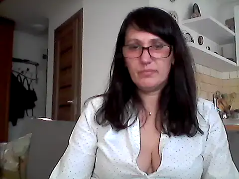 Snapshot of Elena48324 chatting on April 23, 4:52 pm Elena48324 online show from April 23, 4:52 pm