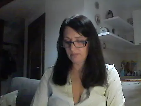 Snapshot of Elena48324 chatting on May 15, 6:17 pm Elena48324 online show from May 15, 6:17 pm