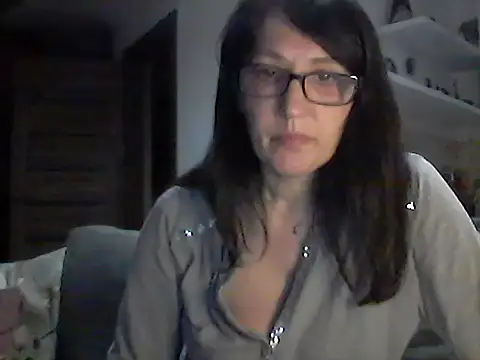 Snapshot of Elena48324 chatting on May 31, 6:09 pm Elena48324 online show from May 31, 6:09 pm