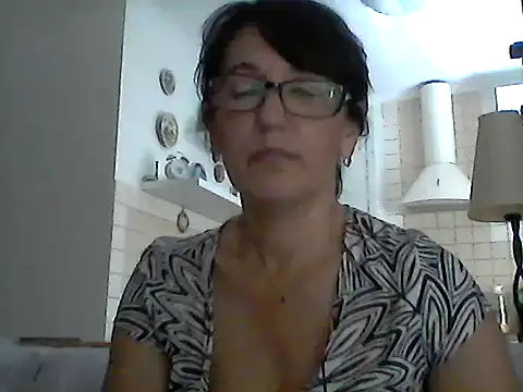 Snapshot of Elena48324 chatting on July 18, 2:14 pm Elena48324 online show from July 18, 2:14 pm