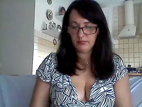 Snapshot of Elena48324 chatting on July 19, 12:57 pm Elena48324 online show from July 19, 12:57 pm