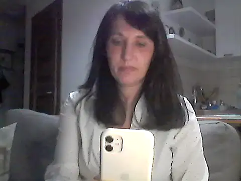 Snapshot of Elena48324 chatting on June 19, 6:25 pm Elena48324 online show from June 19, 6:25 pm