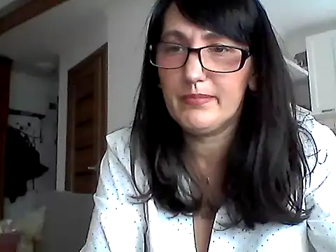Snapshot of Elena48324 chatting on May 9, 1:03 pm Elena48324 online show from May 9, 1:03 pm