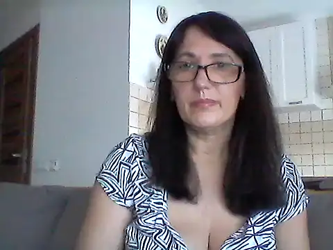 Snapshot of Elena48324 chatting on June 26, 10:10 am Elena48324 online show from June 26, 10:10 am