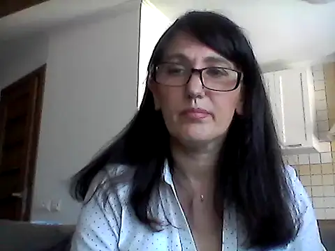 Snapshot of Elena48324 chatting on May 5, 10:07 am Elena48324 online show from May 5, 10:07 am
