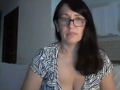 Snapshot of Elena48324 chatting on July 8, 4:40 pm Elena48324 online show from July 8, 4:40 pm