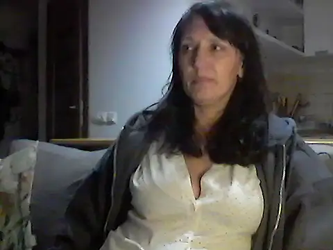 Elena48324 online show from December 3, 6:18 pm