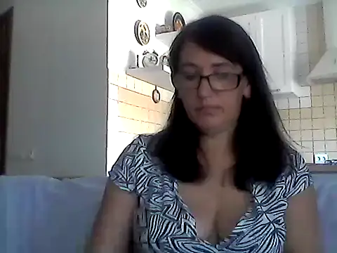 Snapshot of Elena48324 chatting on June 29, 9:16 am Elena48324 online show from June 29, 9:16 am