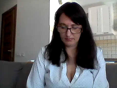 Snapshot of Elena48324 chatting on May 26, 7:06 am Elena48324 online show from May 26, 7:06 am