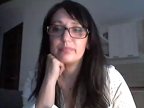 Snapshot of Elena48324 chatting on May 6, 5:28 pm Elena48324 online show from May 6, 5:28 pm