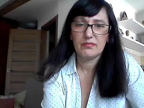 Elena48324 online show from April 17, 10:18 am