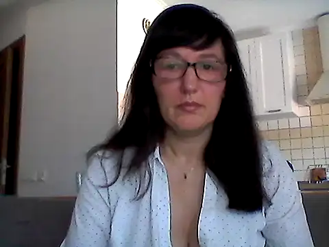 Snapshot of Elena48324 chatting on May 23, 7:29 am Elena48324 online show from May 23, 7:29 am