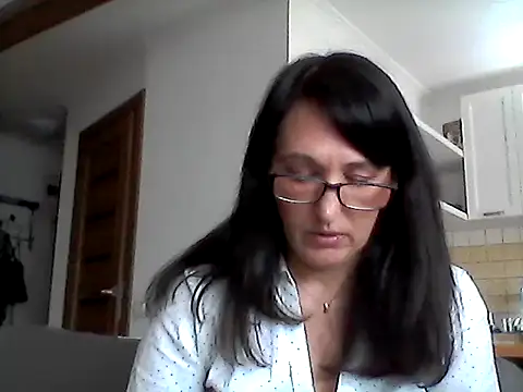 Snapshot of Elena48324 chatting on May 19, 11:06 am Elena48324 online show from May 19, 11:06 am