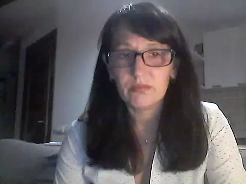 Snapshot of Elena48324 chatting on June 17, 6:29 pm Elena48324 online show from June 17, 6:29 pm