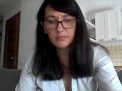 Snapshot of Elena48324 chatting on June 20, 8:41 am Elena48324 online show from June 20, 8:41 am