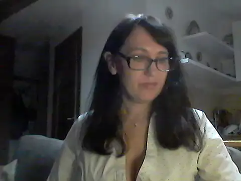 Snapshot of Elena48324 chatting on June 5, 6:57 pm Elena48324 online show from June 5, 6:57 pm