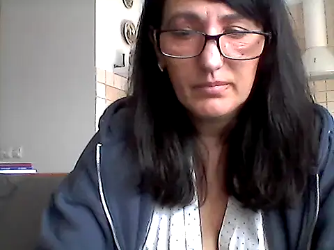 Elena48324 online show from April 13, 10:41 am