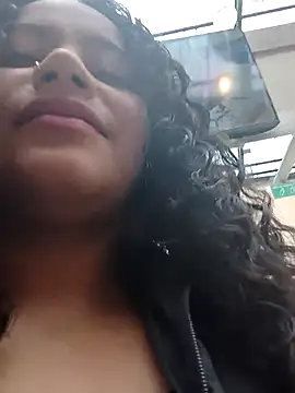 Snapshot of Yaya_watson chatting on November 13, 9:08 pm Yaya watson online show from November 13, 9:08 pm