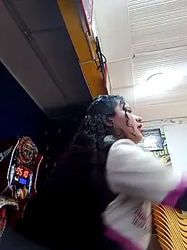 Snapshot of Yaya_watson chatting on November 1, 8:14 pm Yaya watson online show from November 1, 8:14 pm