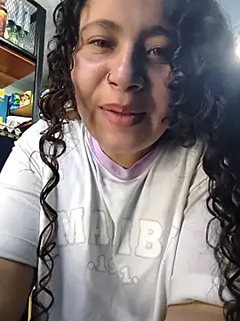 Snapshot of Yaya_watson chatting on November 23, 8:19 pm Yaya watson online show from November 23, 8:19 pm