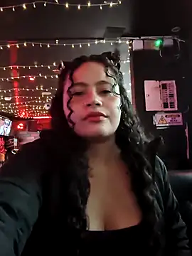 Snapshot of Yaya_watson chatting on December 5, 8:06 pm Yaya watson online show from December 5, 8:06 pm