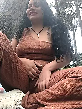 Yaya watson online show from April 10, 7:10 pm