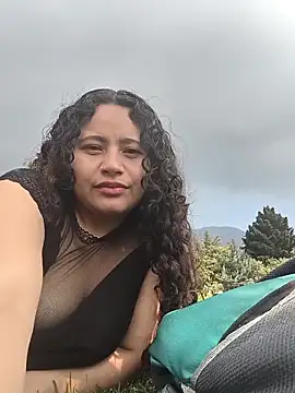 Snapshot of Yaya_watson chatting on December 15, 7:09 pm Yaya watson online show from December 15, 7:09 pm