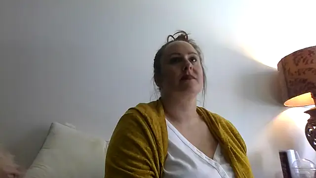 Snapshot of HarmonyRayWishes chatting on October 30, 3:31 pm HarmonyRayWishes online show from October 30, 3:31 pm