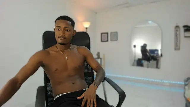 Snapshot of AbonySex69 chatting on November 18, 7:17 pm AbonySex69 online show from November 18, 7:17 pm