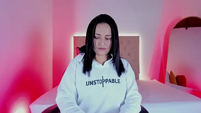 Zafiro  Brown online show from October 3, 11:45 am