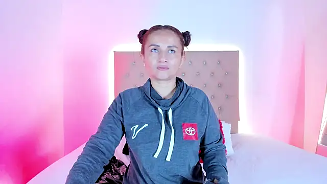 Zafiro  Brown online show from October 25, 11:42 am