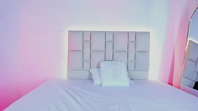 Zafiro  Brown online show from October 24, 8:46 am