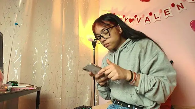 Dafne Mel online show from February 13, 12:49 pm