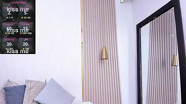 Snapshot of Skylar_Smith_ chatting on December 4, 12:37 pm Skylar Smith online show from December 4, 12:37 pm