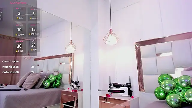 Skylar Smith  online show from March 17, 12:30 pm